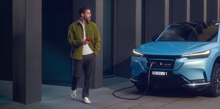 blauer_honda_e:Ny1_charging