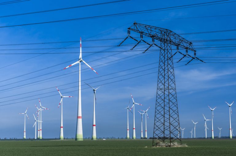 strommast_windkraftanlage